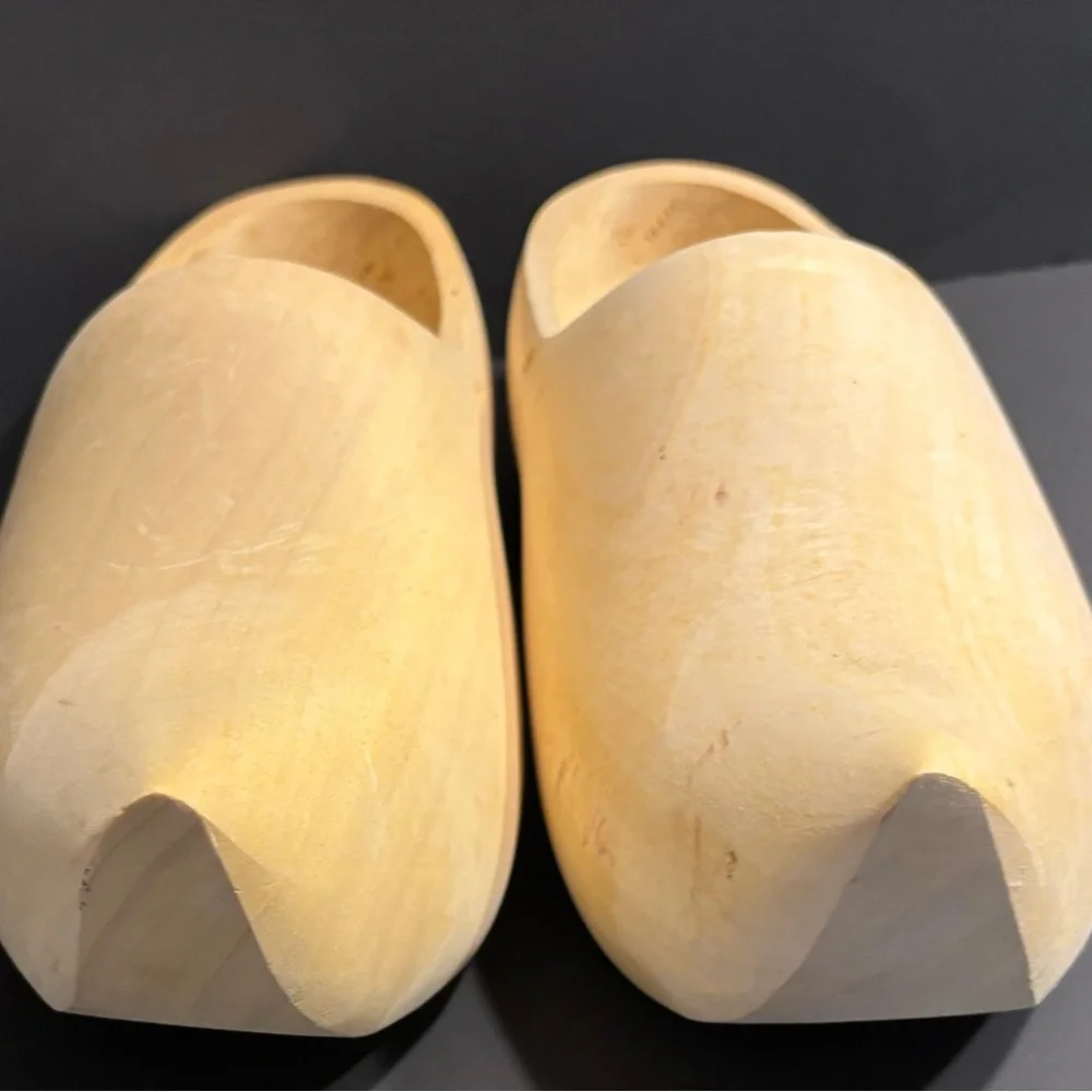 Women’s Natural Wooden Clogs from Holland Handmade Unique Collectable Crafting - Picture 3 of 10